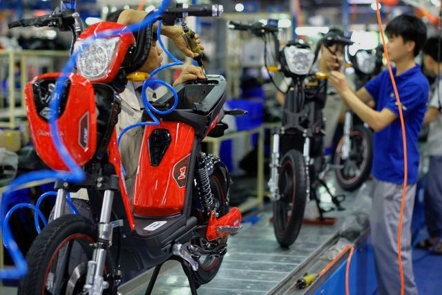 Gia công và sản xuất xe máy điện xe đạp điện theo yêu cầu
