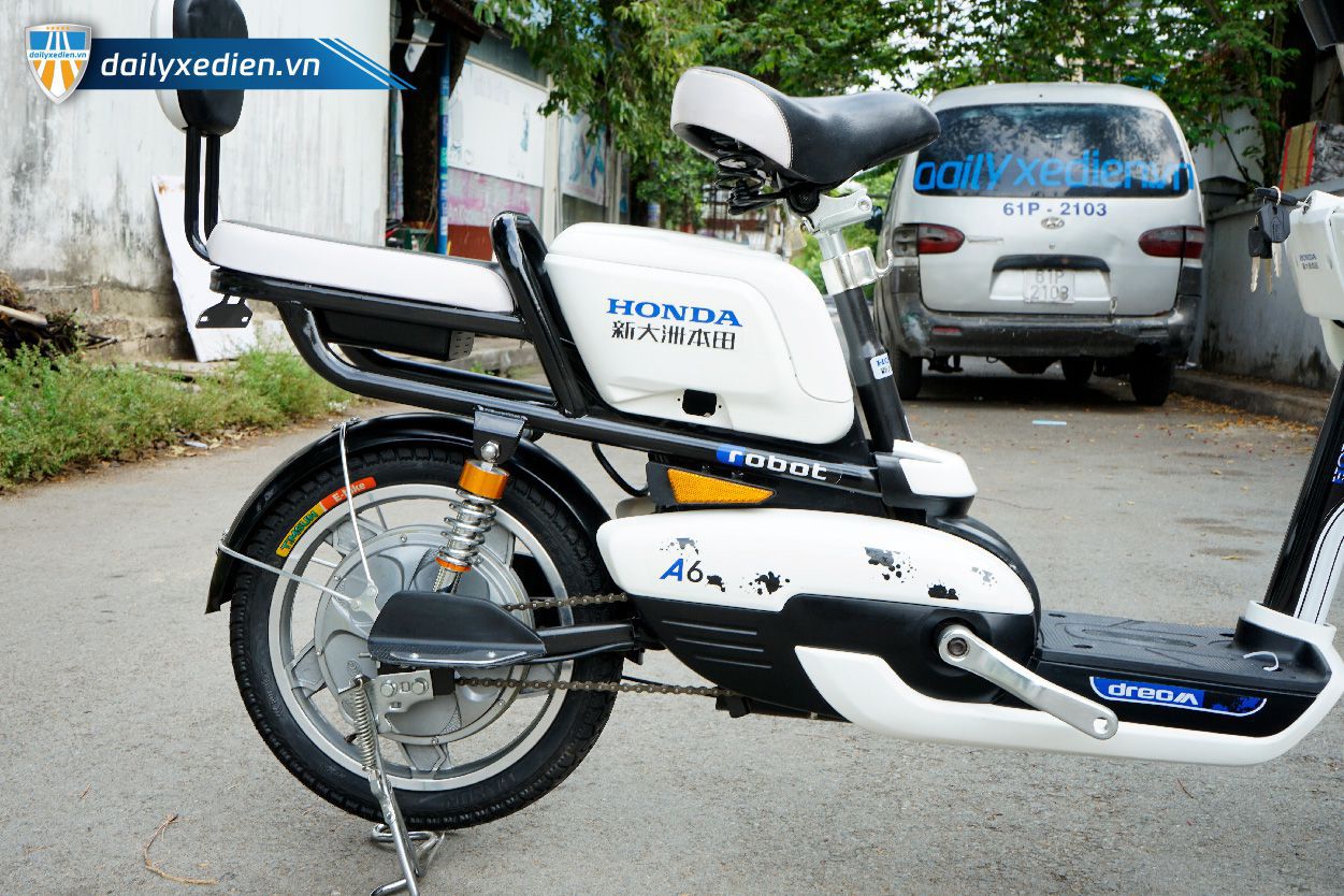 xe dap dien honda a6 new 11 - Xe đạp điện Honda A6 mẫu mới Robot