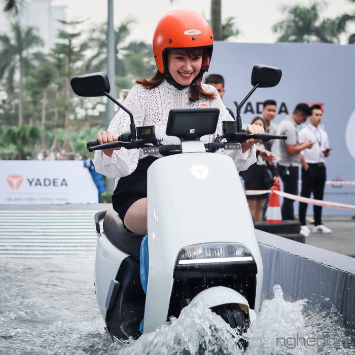 Xe máy điện thông minh Yadea G5 ra mắt người dùng Việt giá 39,99 ...