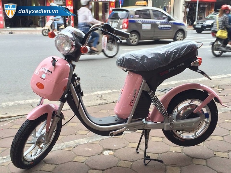 Xe đạp điện cao cấp màu hồng