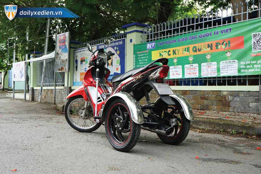 Future X Three-Wheel Design