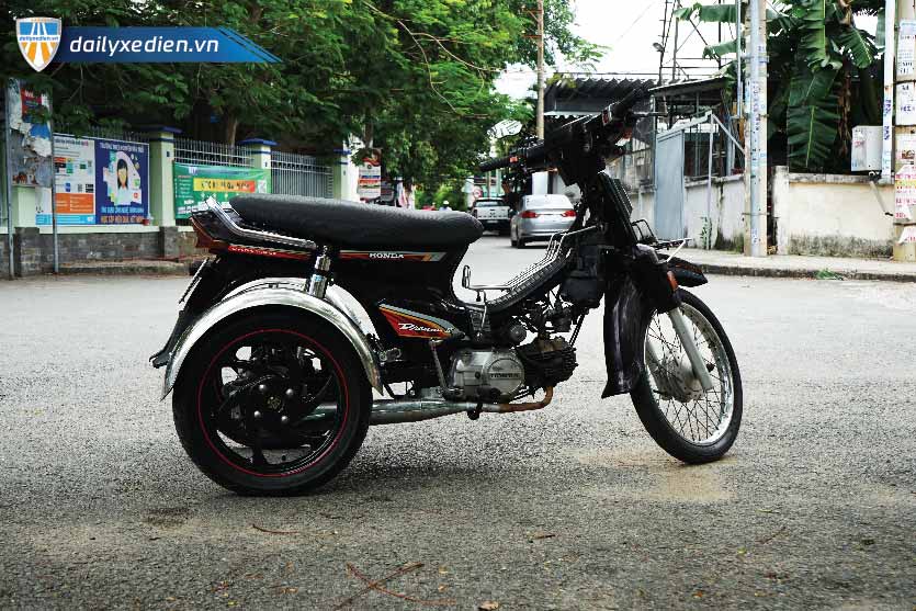 Homemade three-wheeled vehicle