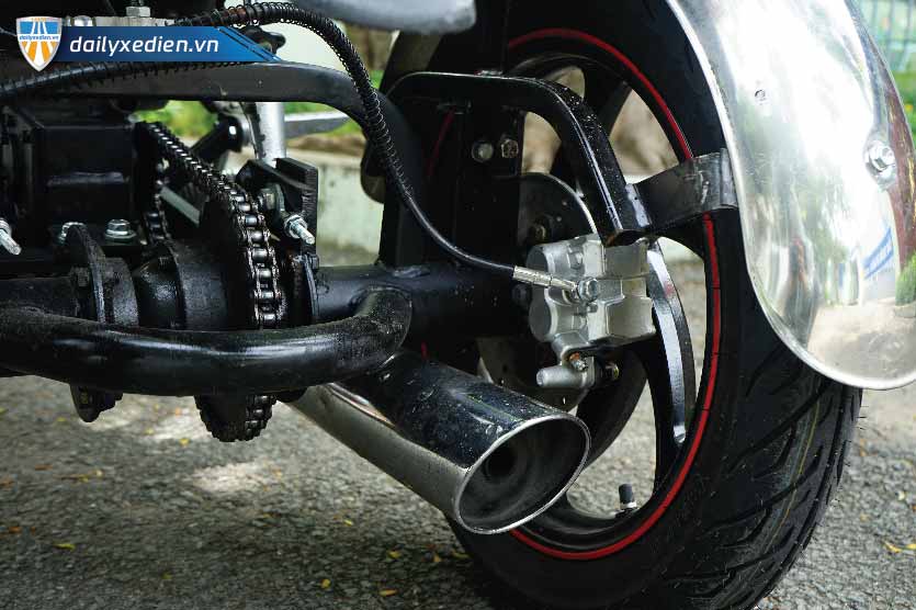 Three-wheeler for disabled people