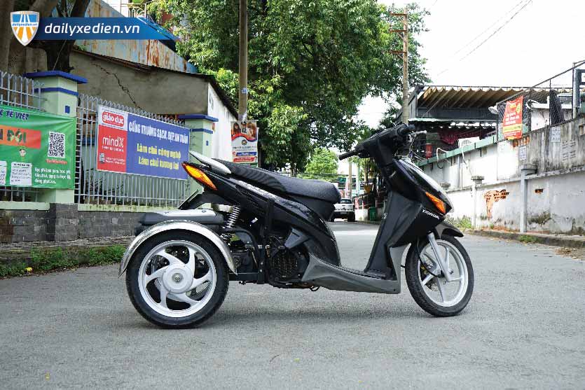 Honda 3-wheel scooter