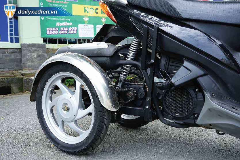 3-wheel scooter for disabled riders