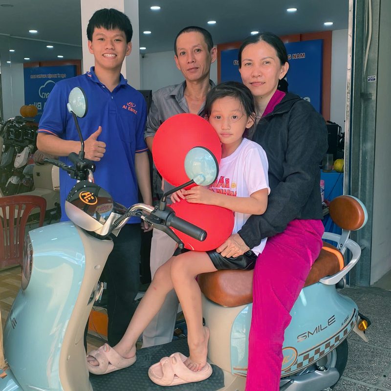 ảnh đẹp trải nghiệm mua xe cho con